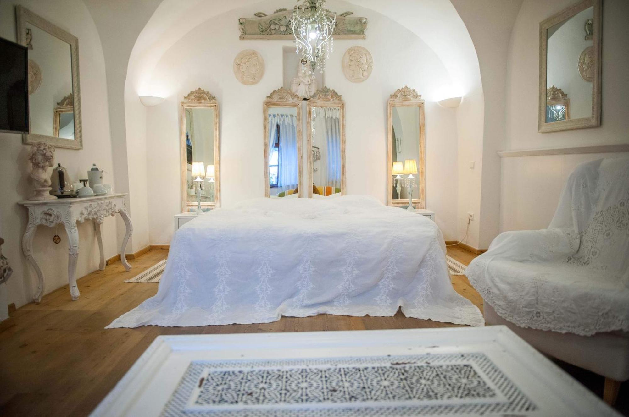 רוסט Art Boutique Hotel Buergerhaus חדר תמונה